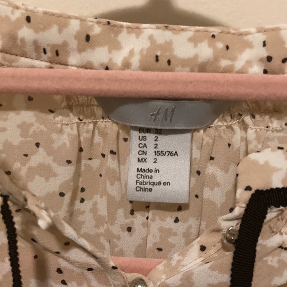 H&M sleeveless top - Picture 3 of 4